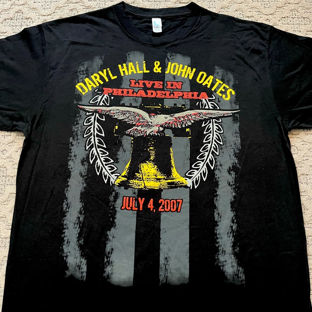 🎸 '07 Hall & Oates Band 2007 Independence Day Philadelphia July Freedom Bell Tee